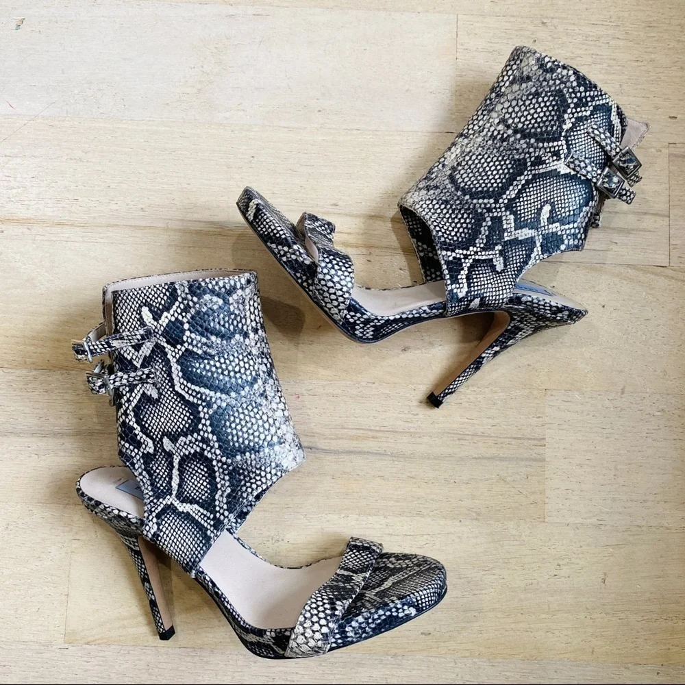 NEW Emerson Fry snakeskin sandals. Made in Italy